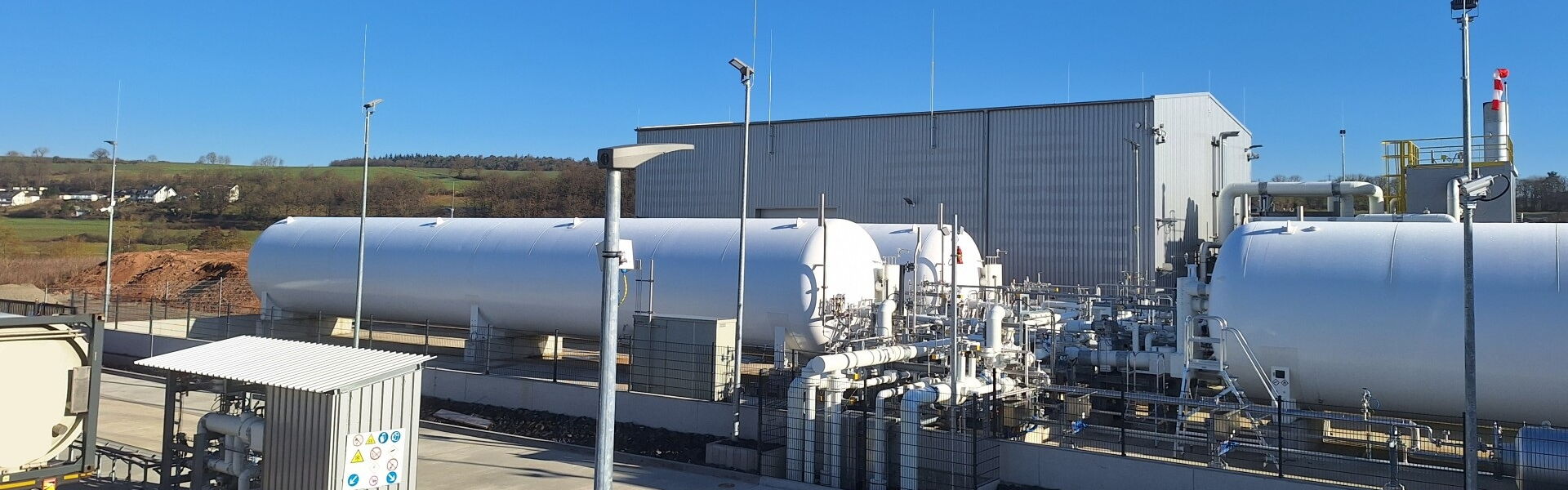 Foto der Betankungsanlage der Erdgas Südwest Bio-LNG GmbH in Burghaun