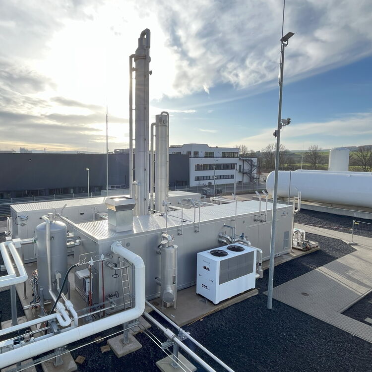 Rohrleitungssystem auf dem Gelände der Erdgas Südwest Bio-LNG GmbH in Burghaun.
