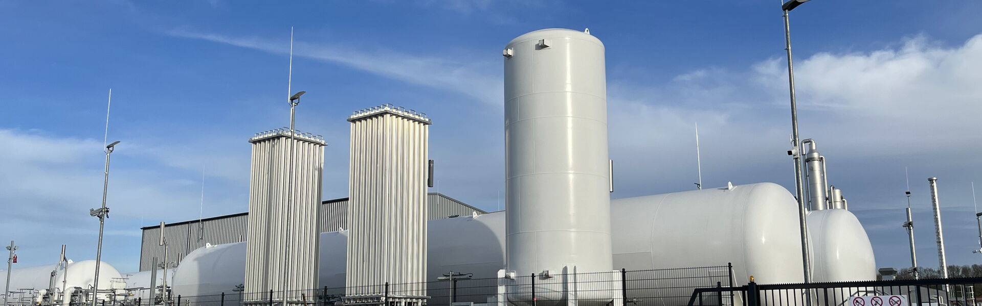 Foto der Betankungsanlage der Erdgas Südwest Bio-LNG GmbH in Burghaun